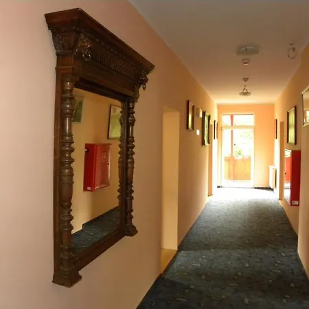 Bed & Breakfast Admiral 3*